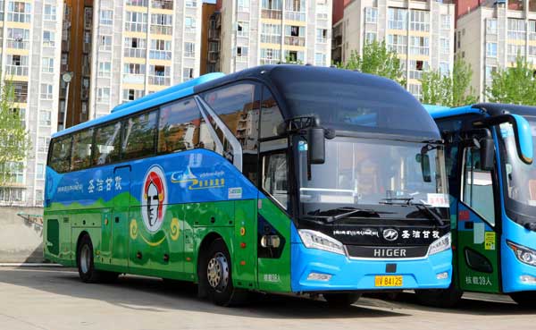 1685635798168882.jpg 班車租賃服務